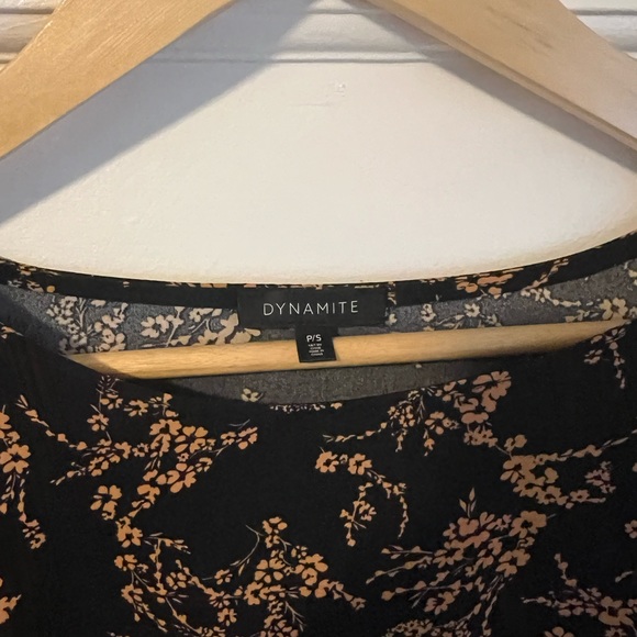 Dynamite floral blouse - Picture 5 of 5